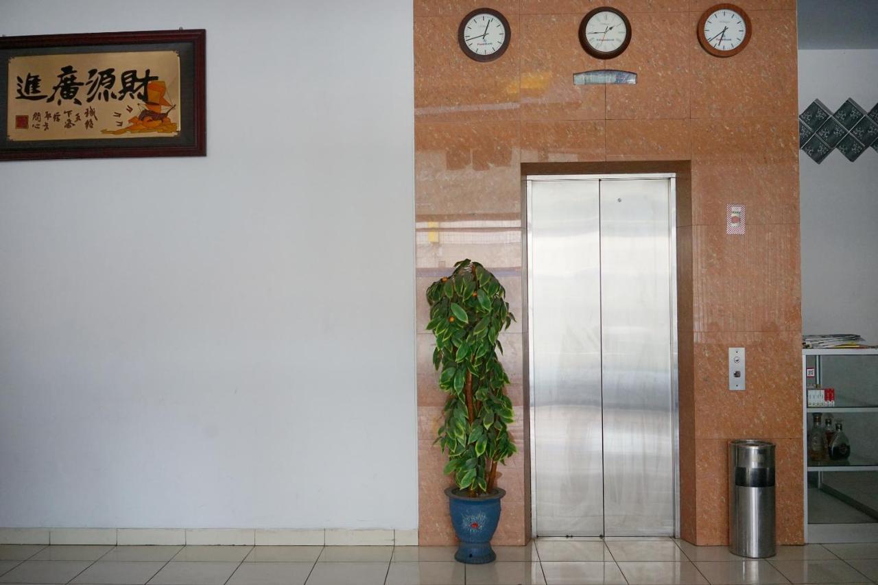 Oyo 2291 Hotel Bahagia Makassar Luaran gambar