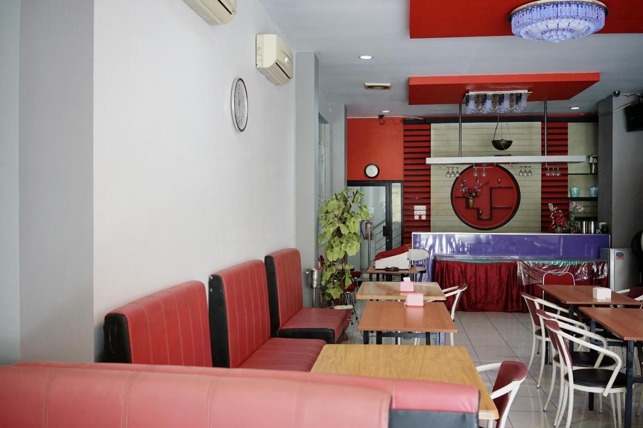 Oyo 2291 Hotel Bahagia Makassar Luaran gambar