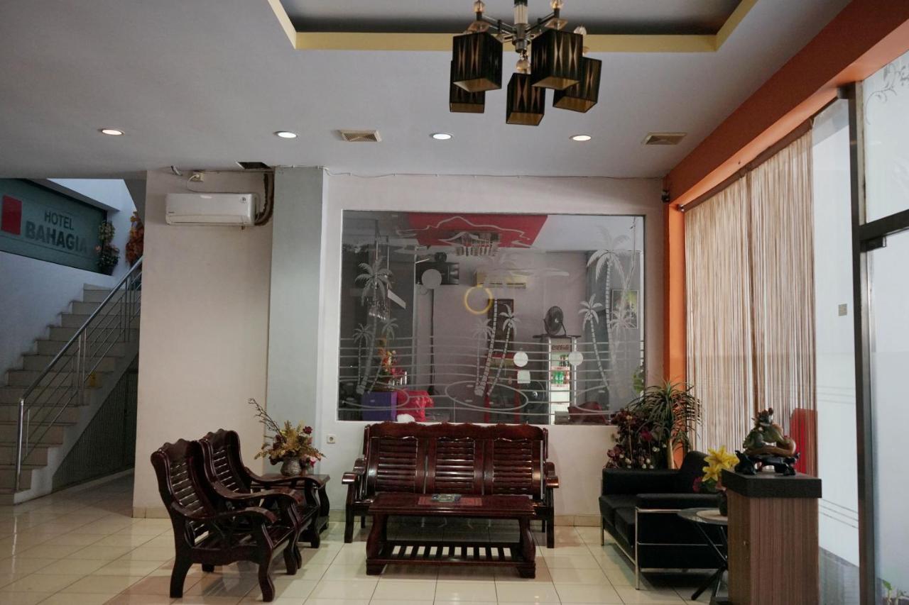 Oyo 2291 Hotel Bahagia Makassar Luaran gambar